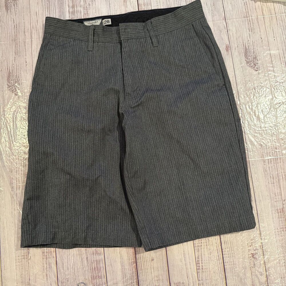 Volcom Men’s Shorts  Gray Casual Chino Skate Surf Style Size 28